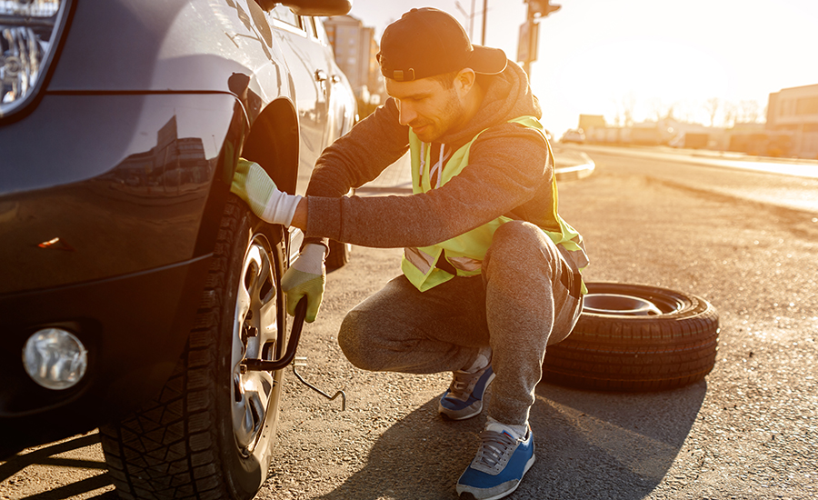 Your Guide to Roadside Assistance Coverage, Costs, and Providers